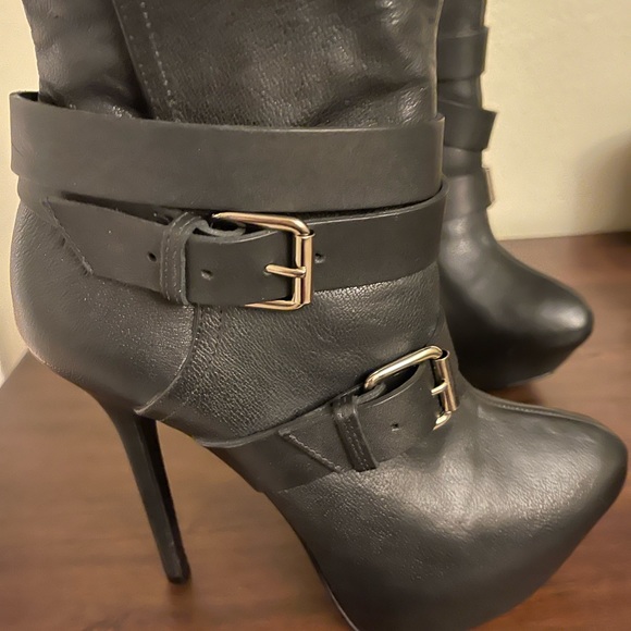 Report Signature (Jaye) Platform Fur Boots. Size 8 - Picture 2 of 6